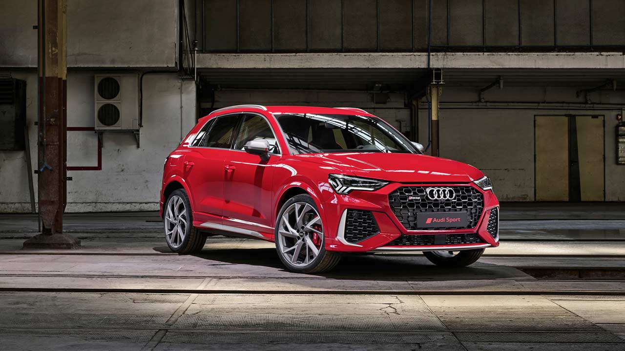 2020-Audi-RS-Q3_front_2