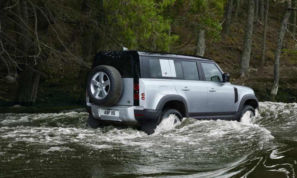 2020-Land-Rover-Defender-110-off-road-wading