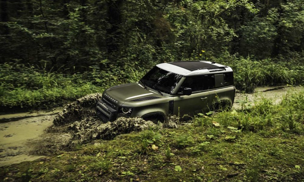 2020-Land-Rover-Defender-90-off-road-wading