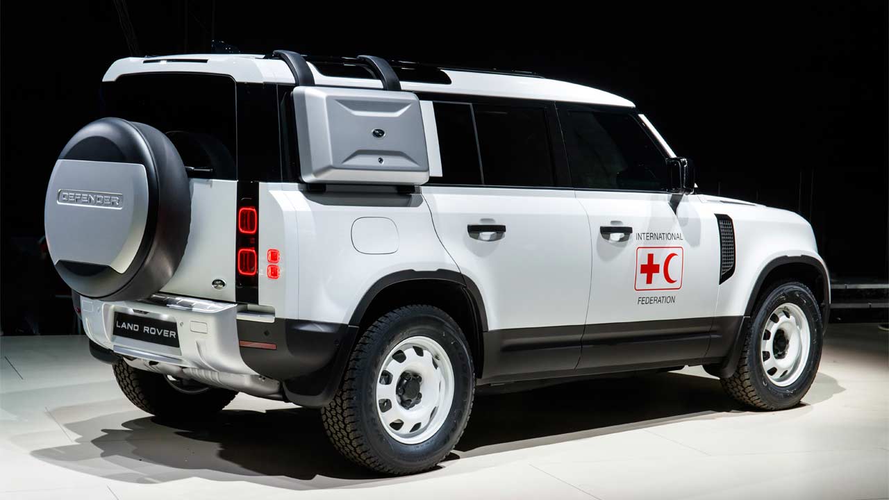 2020-Land-Rover-Defender-Commercial_Frankfurt_show_2