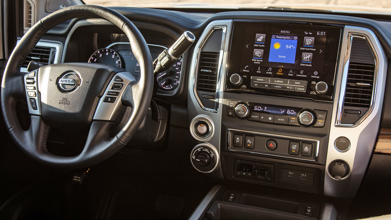 2020-Nissan-TITAN-SL_interior