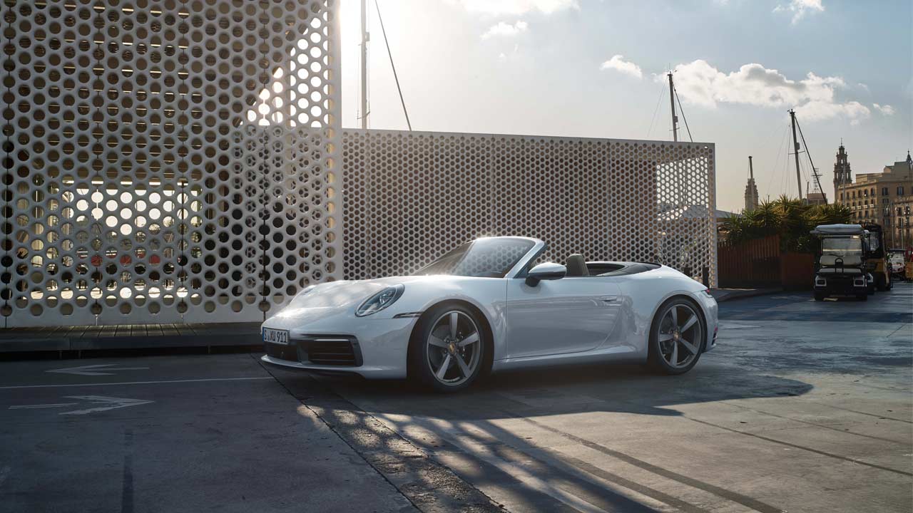 2020-Porsche-911-Carrera-4-Cabriolet_2