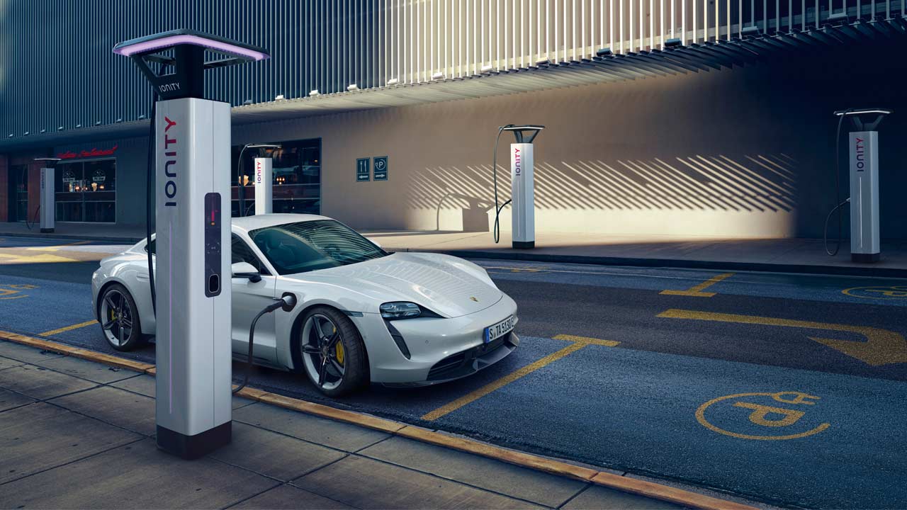 2020-Porsche-Taycan_IONITY_charging