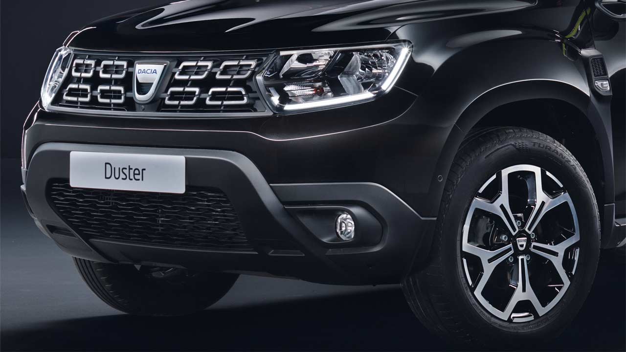 Dacia-Duster-Black-Collector_limited_edition_front_headlamps