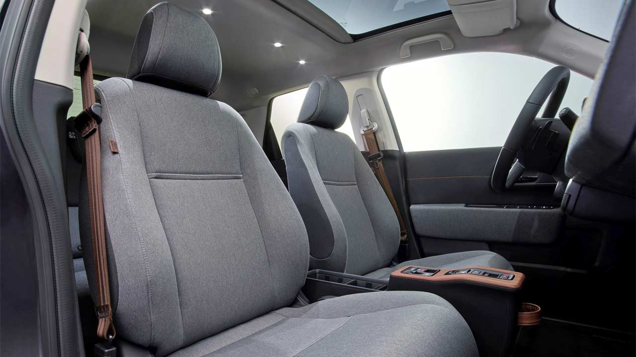 Honda-e-electric-vehicle_interior_seats