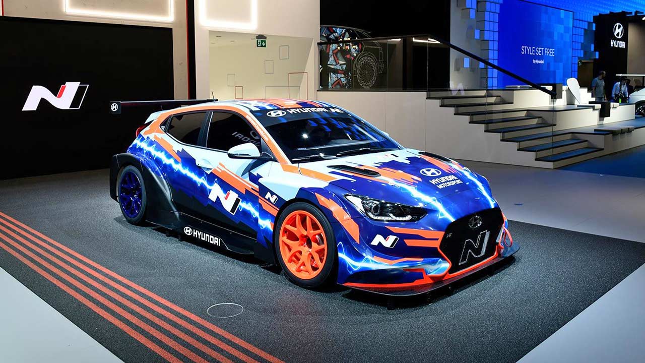 Hyundai-Veloster-N-ETCR-electric-race-car-Frankfurt-Show-Live