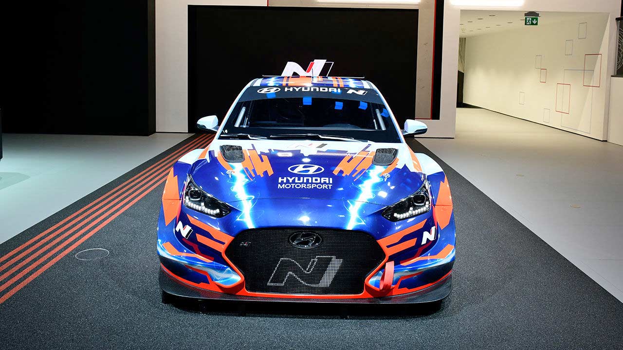 Hyundai-Veloster-N-ETCR-electric-race-car-Frankfurt-Show-Live_3