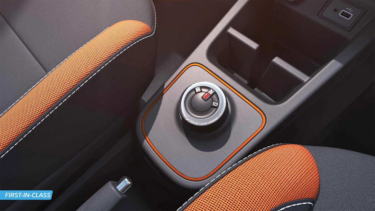 2019-Renault-Kwid-Climber_facelift_interior_centre_console