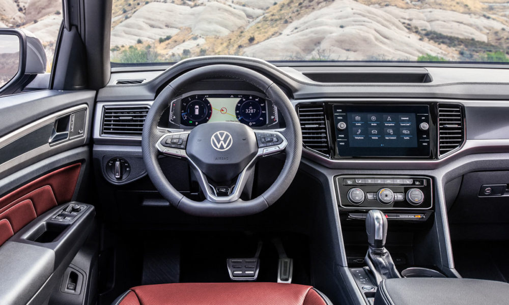 2020-Volkswagen-Atlas-Cross-Sport_Interior_steering_wheel_instrument_cluster