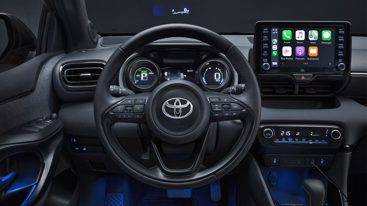 4th-generation-2020-Toyota-Yaris-hatchback_interior_instrument_cluser_steering_wheel