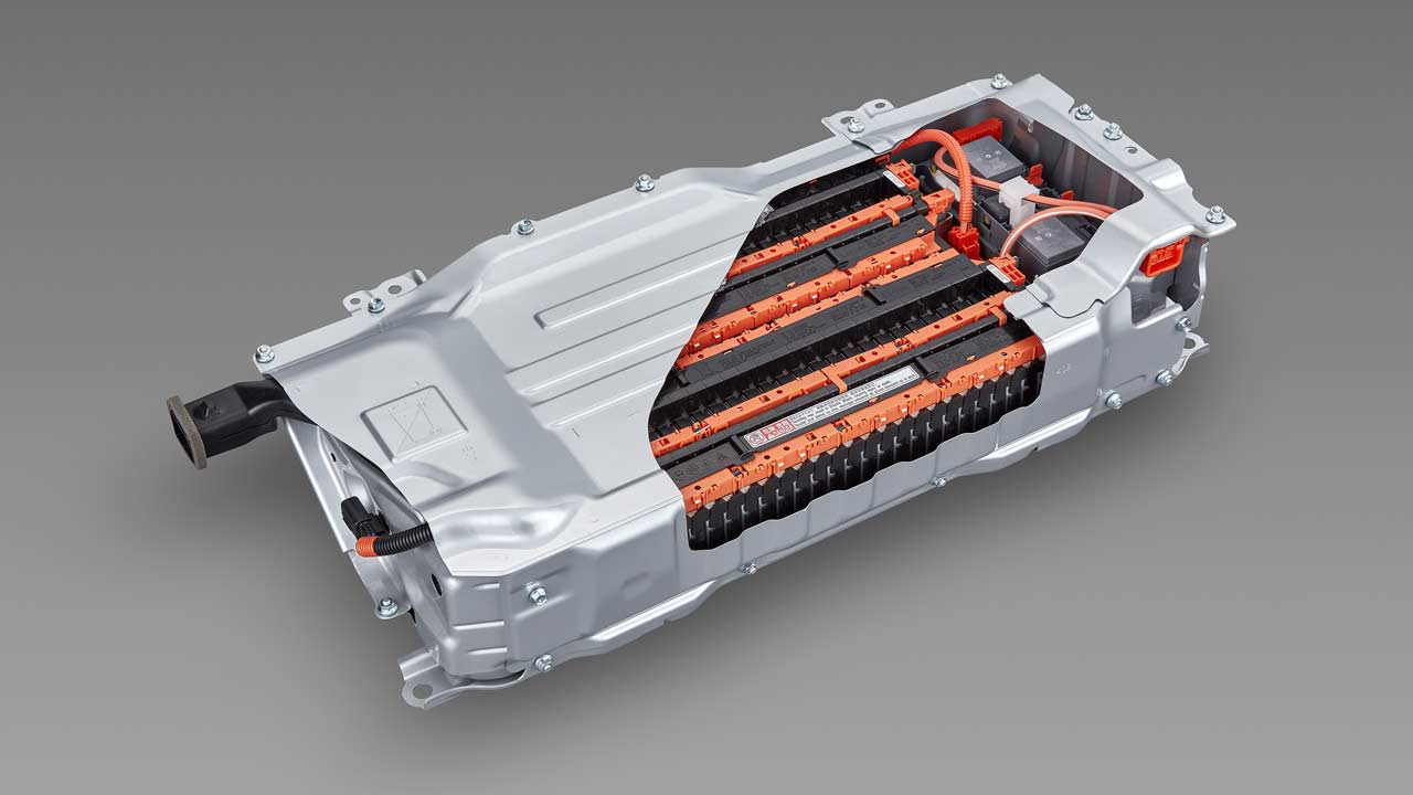 4th-generation-2020-Toyota-Yaris-hatchback_lithium-ion-battery