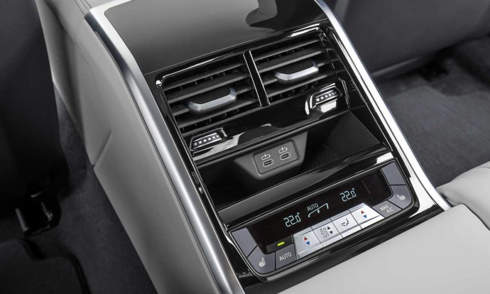 BMW-M8-Competition-Gran-Coupe_interior_rear_console