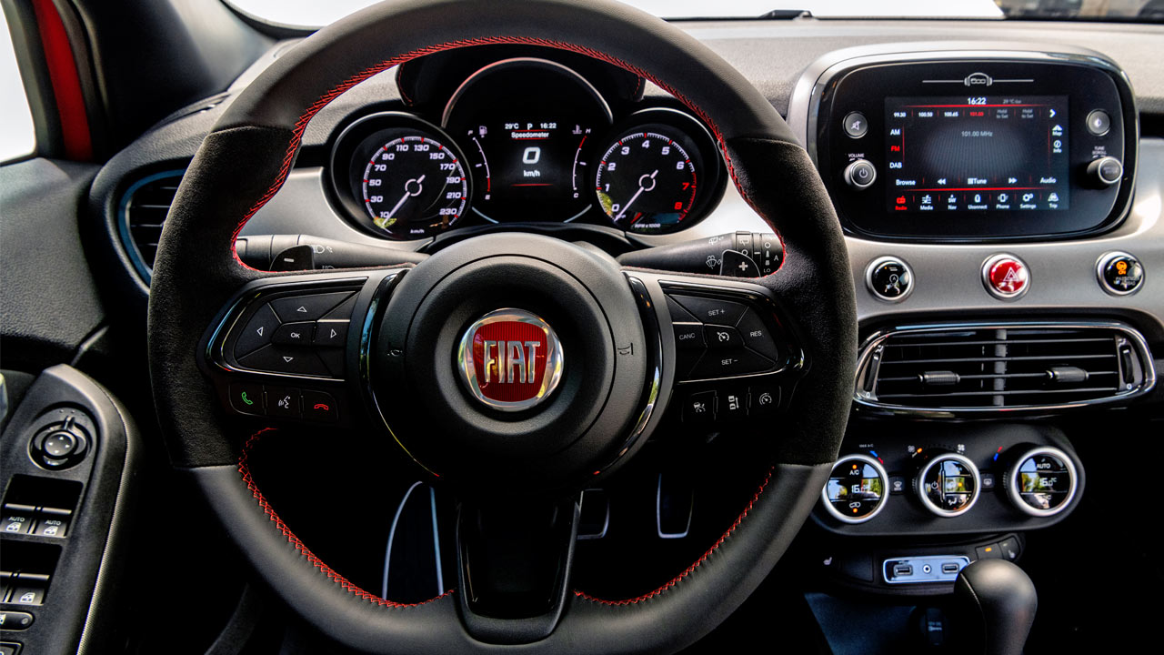 Fiat-500X-Sport_interior_steering_wheel_instrument_cluster