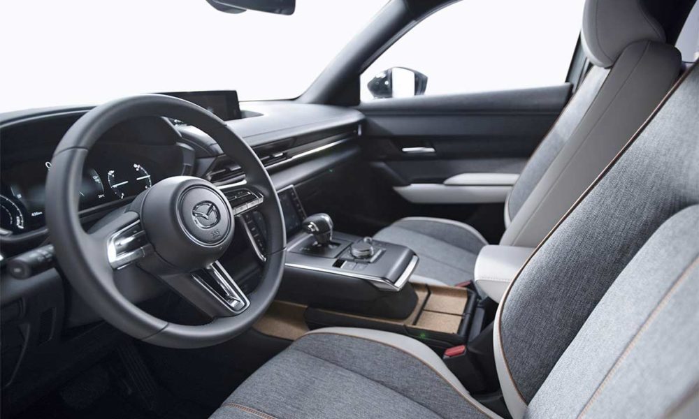 Mazda-MX-30-electric-SUV_interior_steering_wheel