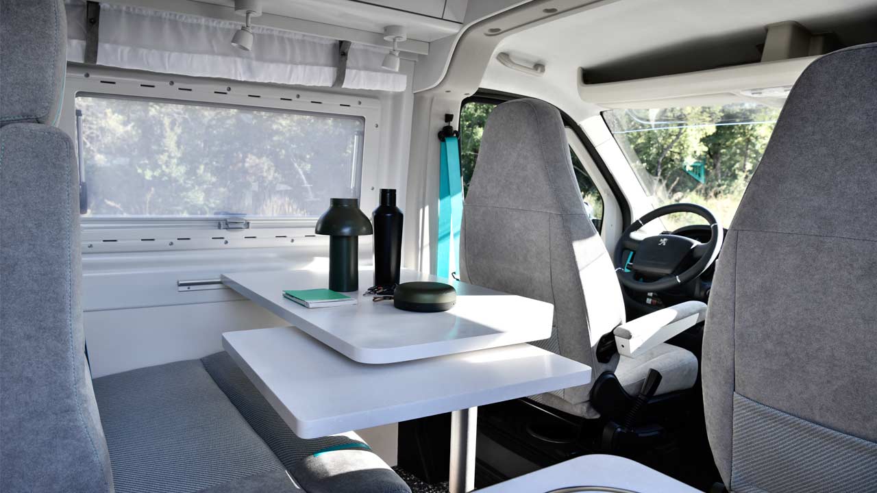 Peugeot 4x4 Boxer Concept_interior_3