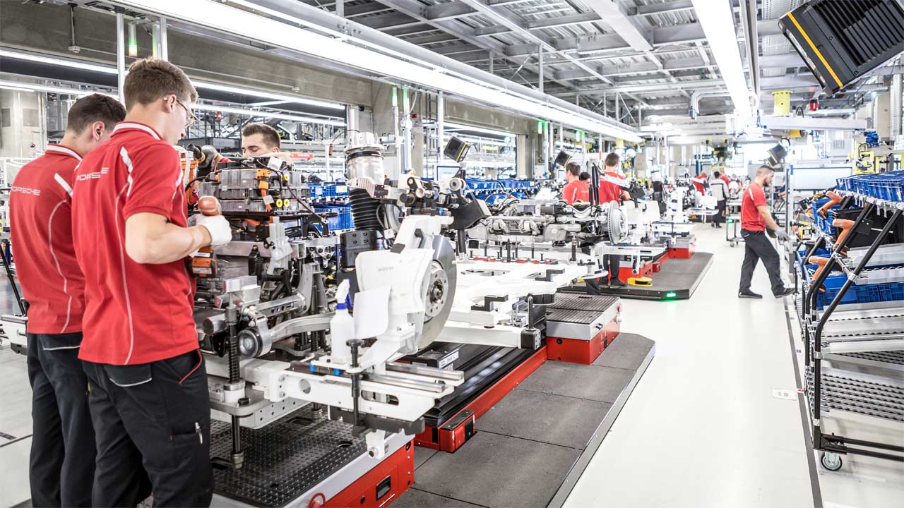 Porsche-Taycan-factory-Stuttgart-Zuffenhausen-axle-assembly