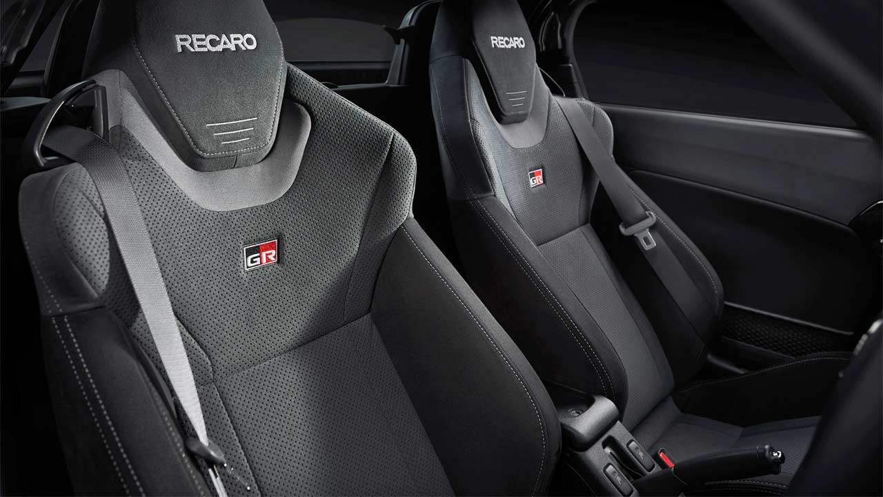 Toyota-Copen-GR-SPORT_Interior_seats_2