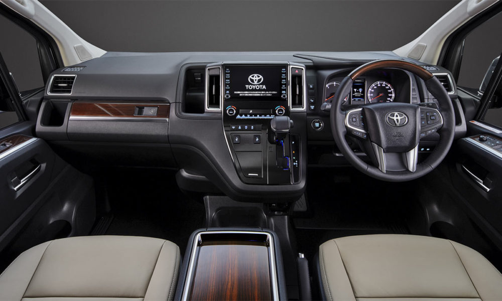 Toyota-Granace_Interior