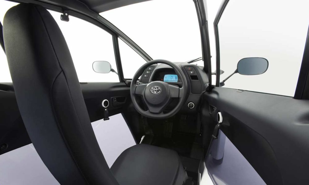 Toyota-i-Road_interior