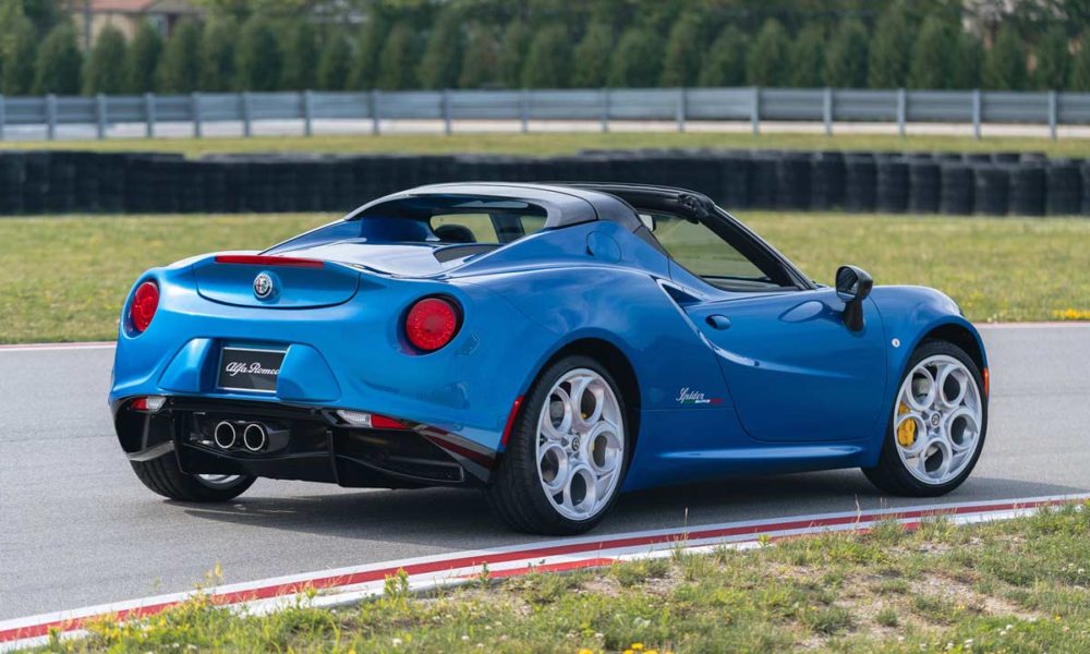 2020-Alfa-Romeo-4C-Spider-Italia_2