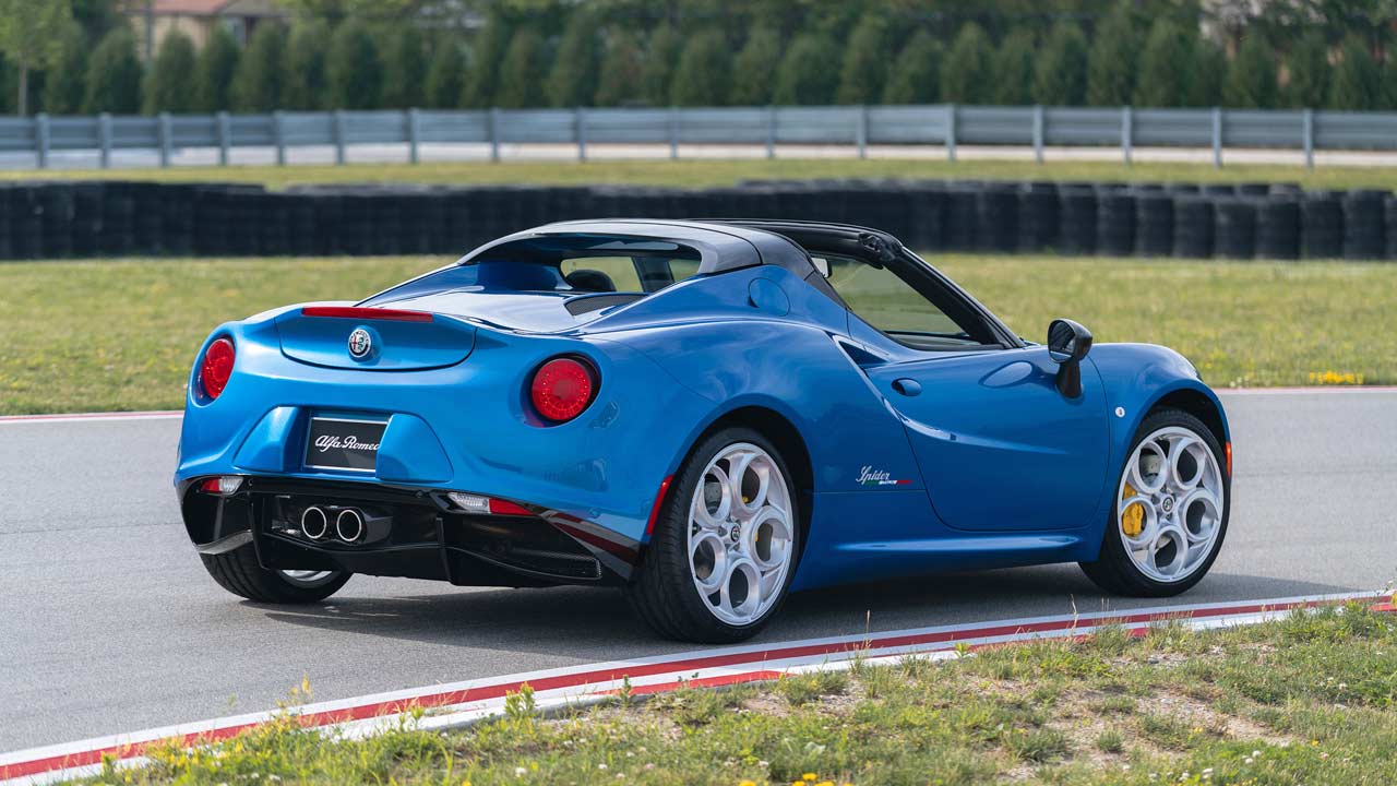 2020-Alfa-Romeo-4C-Spider-Italia_2