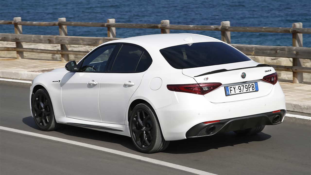 2020-Alfa-Romeo-Giulia_2