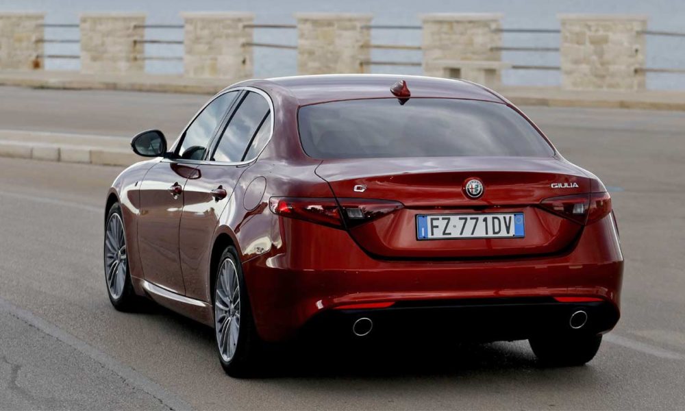 2020-Alfa-Romeo-Giulia_rear