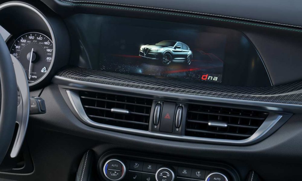 2020-Alfa-Romeo-Stelvio_interior_2