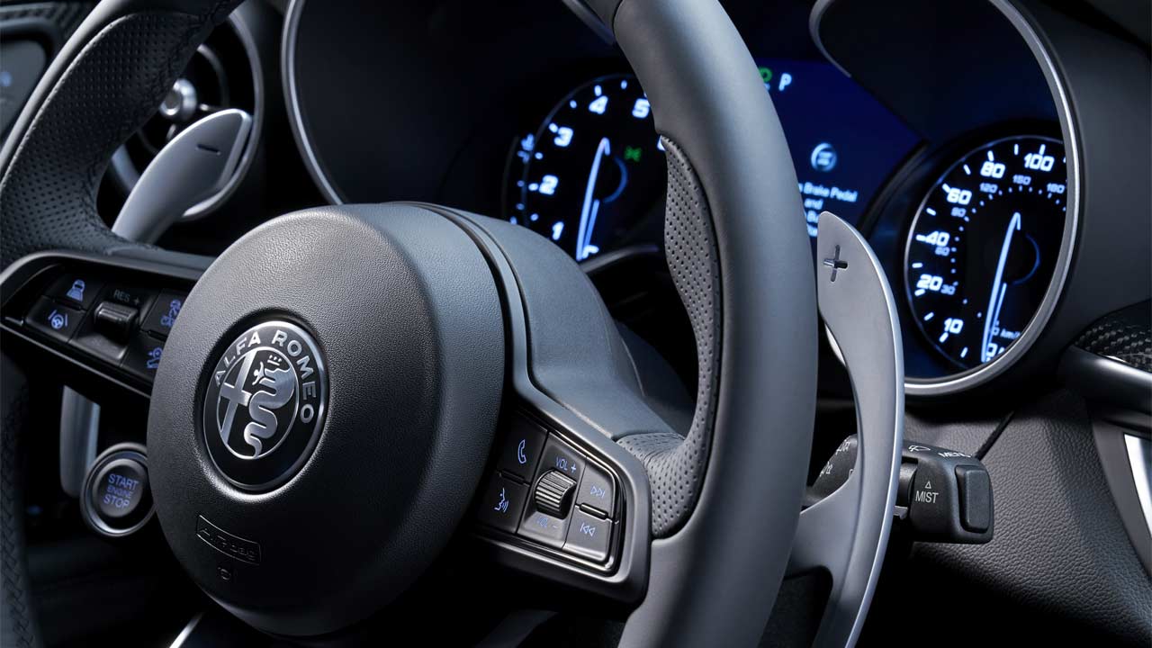 2020-Alfa-Romeo-Stelvio_interior_3