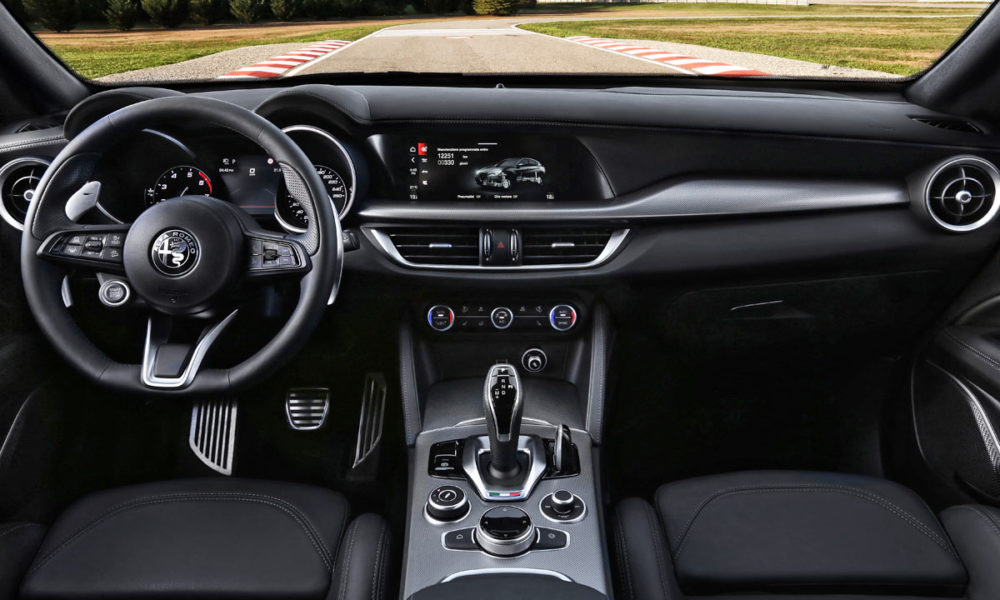 2020-Alfa-Romeo-Stelvio_interior_4