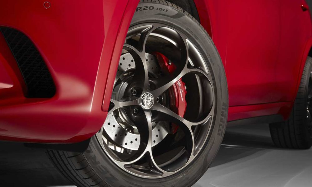 2020-Alfa-Romeo-Stelvio_wheels