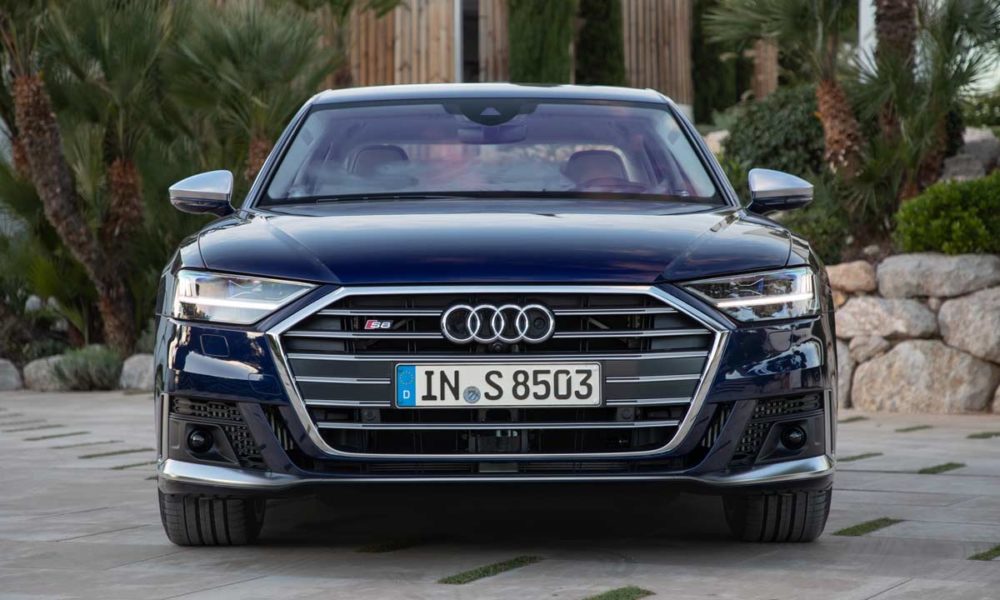 2020-Audi-S8_front