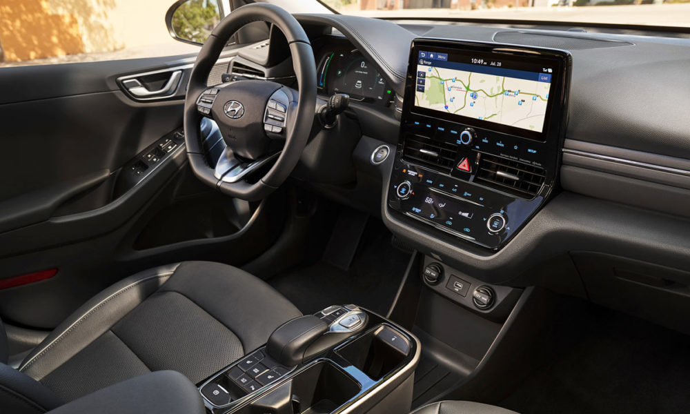 2020-Hyundai-Ioniq-Electric_interior