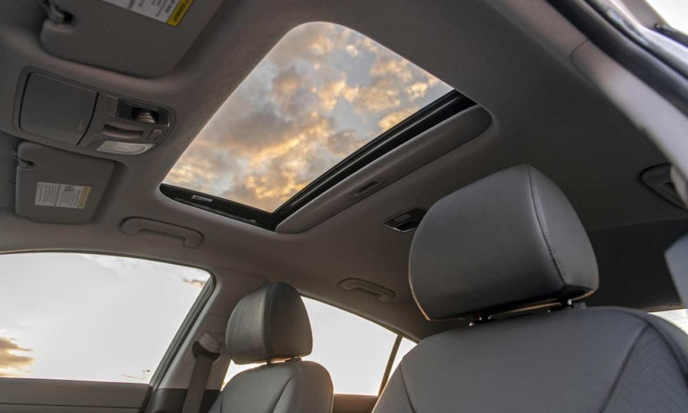 2020-Hyundai-Ioniq-Electric_interior_sunroof