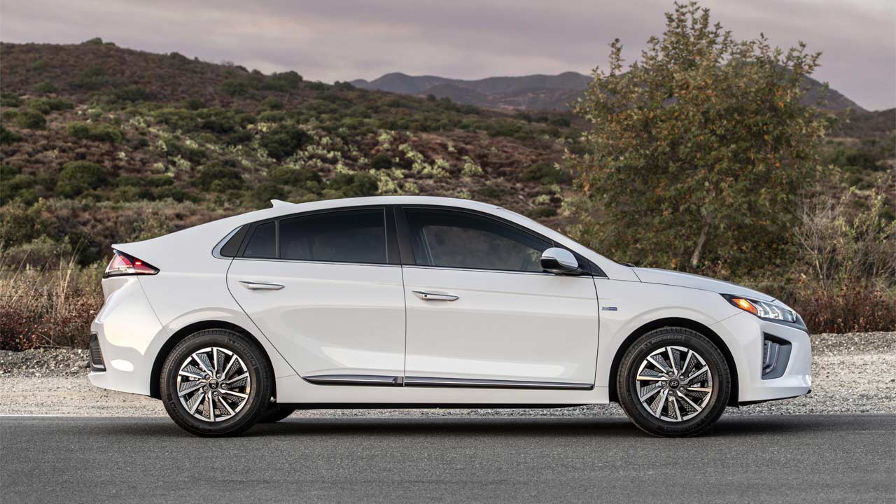 2020-Hyundai-Ioniq-Electric_side