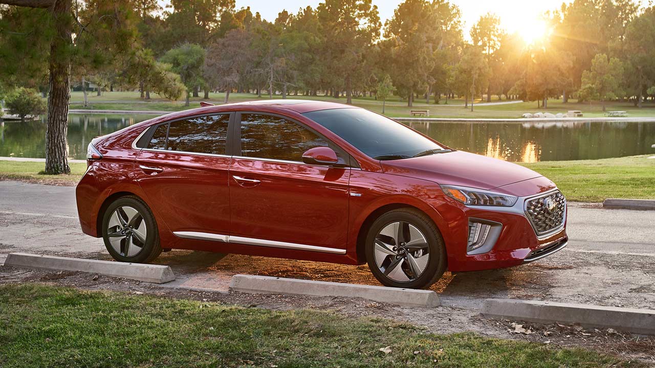 2020-Hyundai-Ioniq-Hybrid