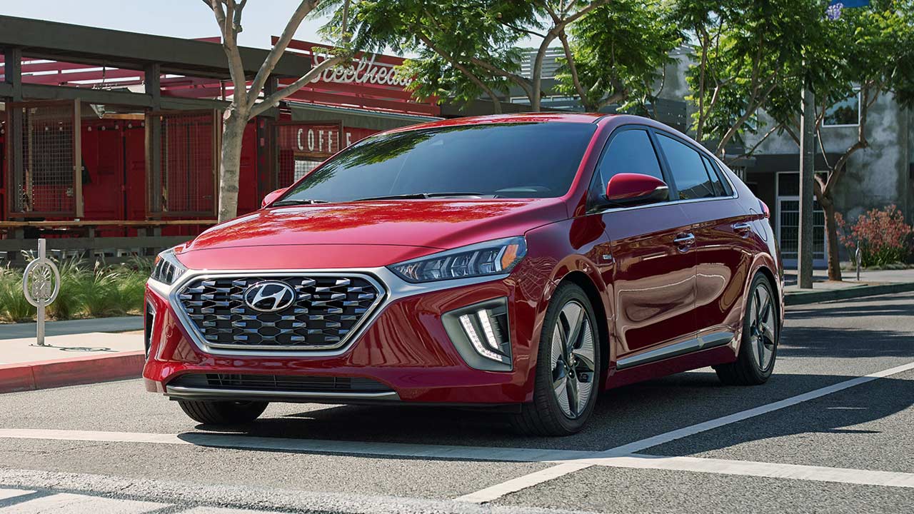 2020-Hyundai-Ioniq-Hybrid_2