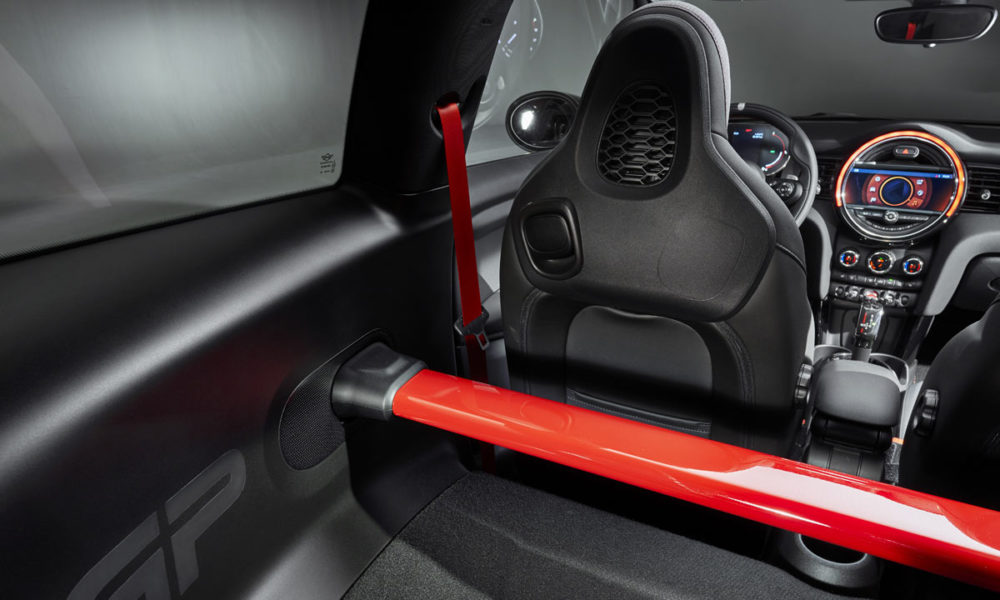 2020-MINI-John-Cooper-Works-GP_interior_3