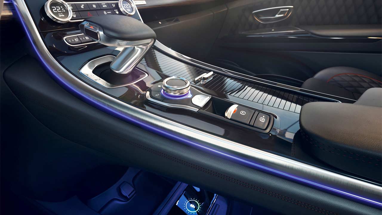 2020-Renault-Espace-Initiale-Paris_interior_centre_console