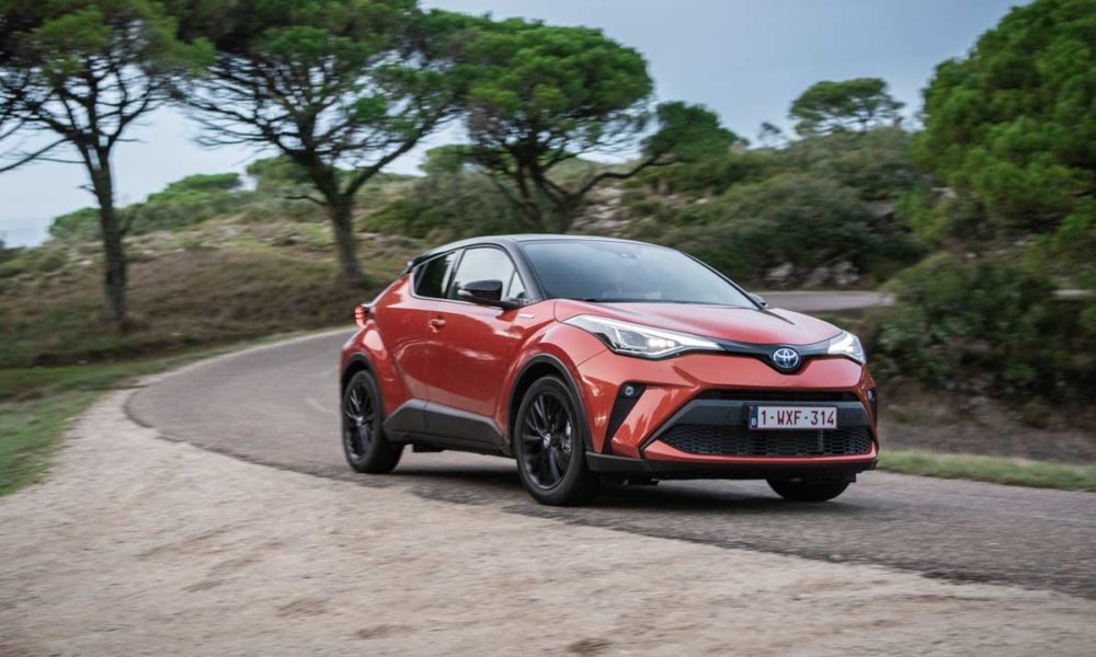 2020-Toyota-CH-R_4