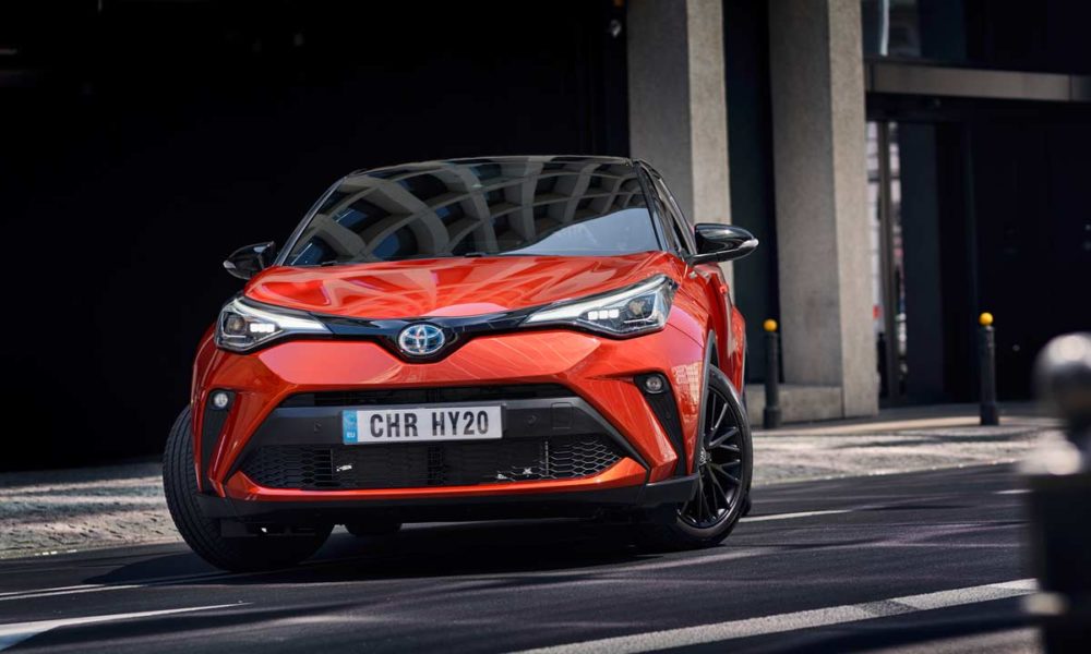 2020-Toyota-CH-R_front
