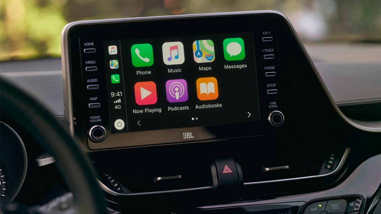 2020-Toyota-CH-R_interior_infotainment_system
