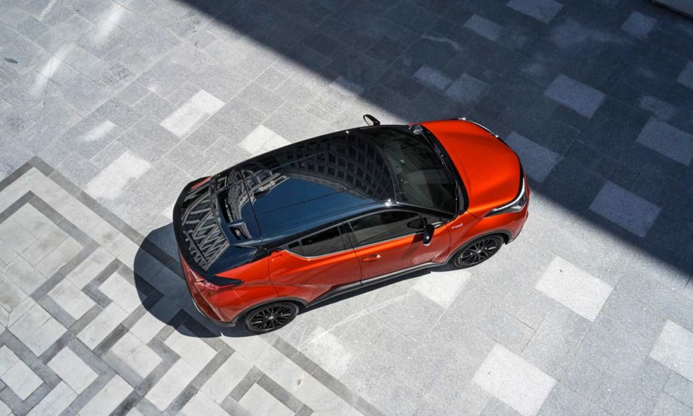 2020-Toyota-CH-R_top