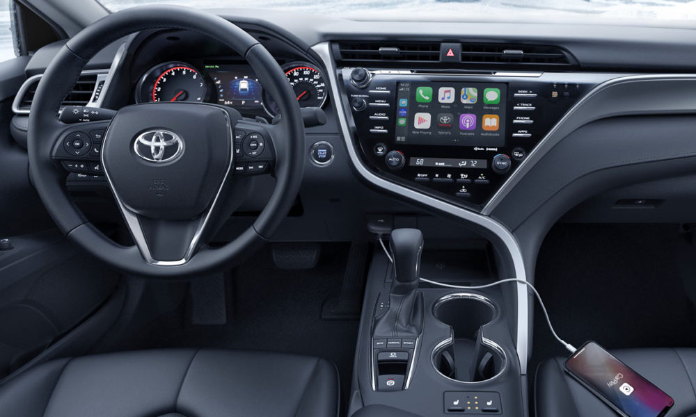 2020-Toyota-Camry-AWD_interior_2