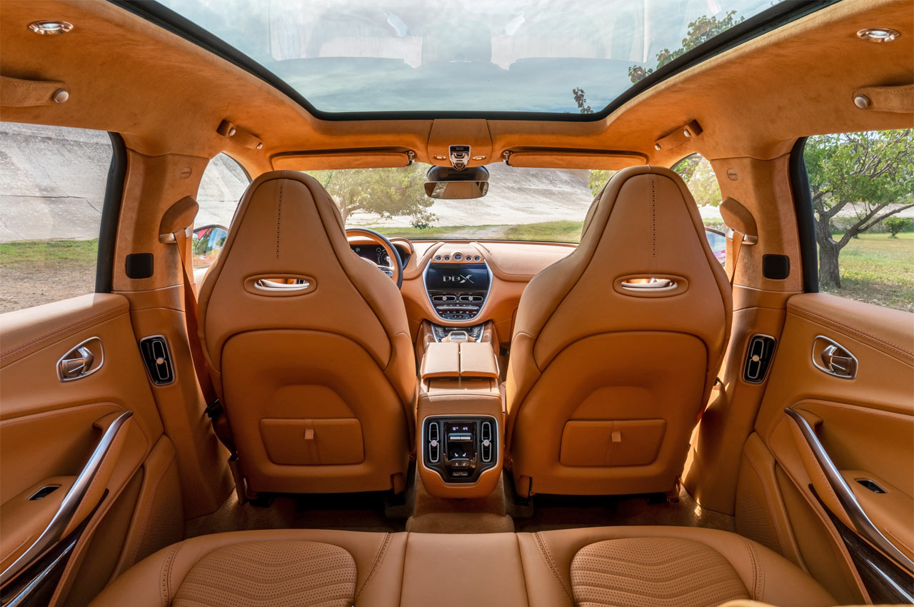 Aston-Martin-DBX-interior