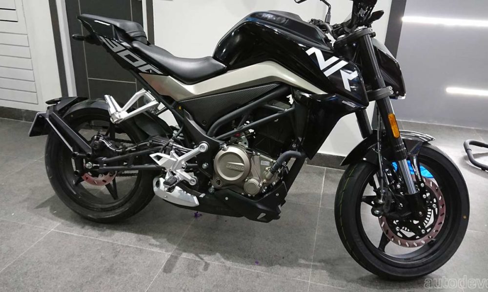 CFMoto-Bengaluru-Showroom_motorcycles_NK-300