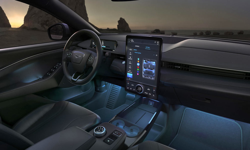 Ford-Mustang-Mach-E_interior_ambient_lighting
