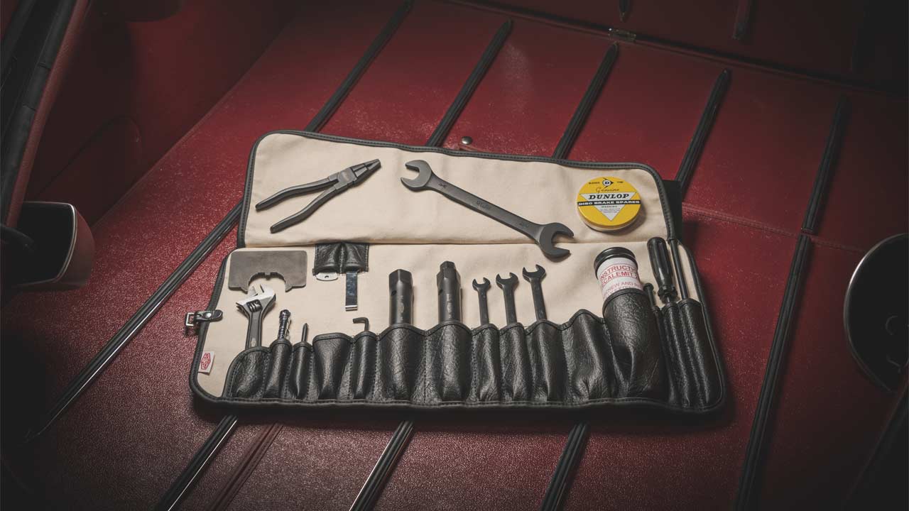 Jaguar-E-Type-toolkit_3