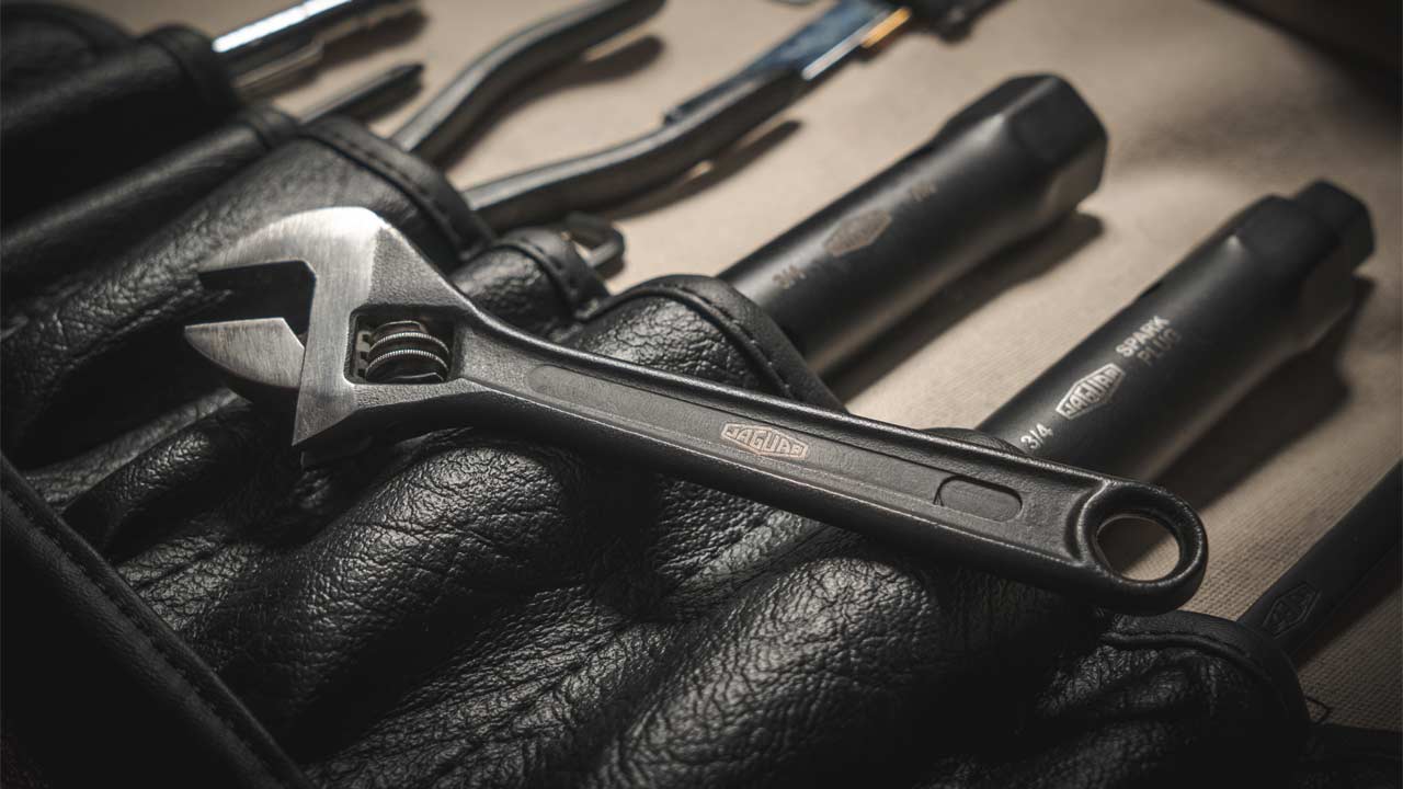 Jaguar-E-Type-toolkit_4