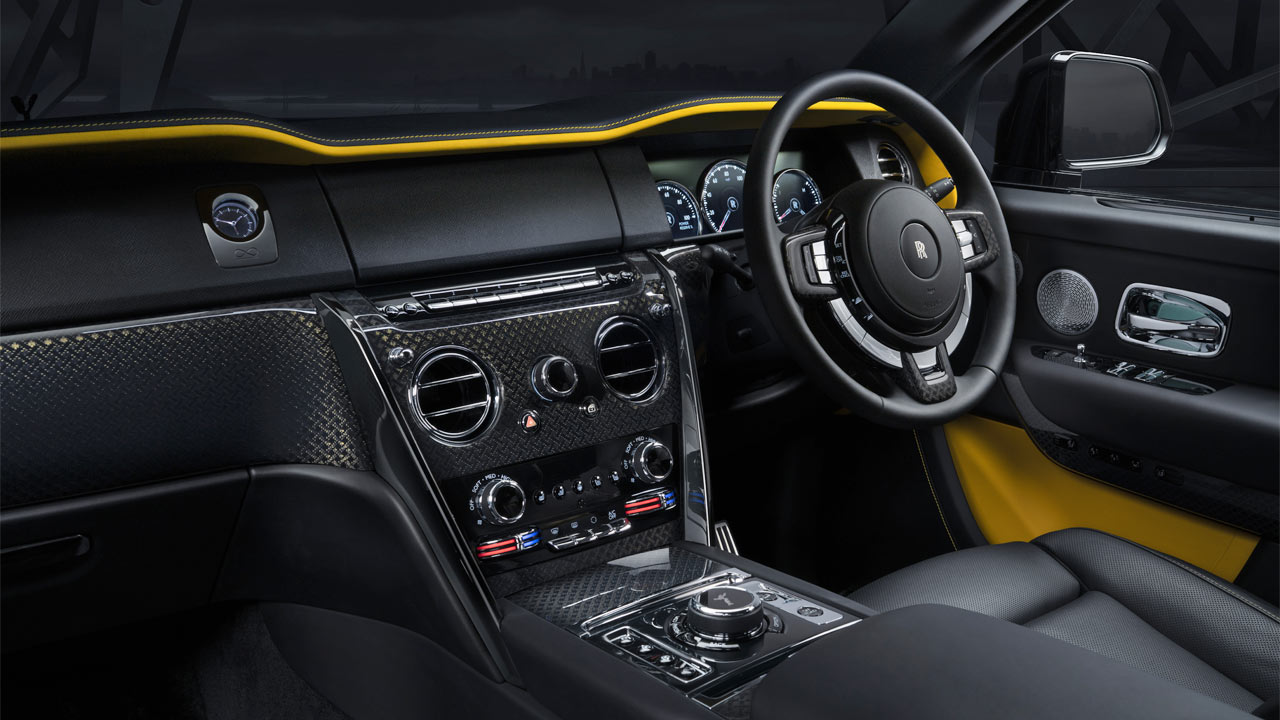 Rolls-Royce-Cullinan-Black-Badge_interior